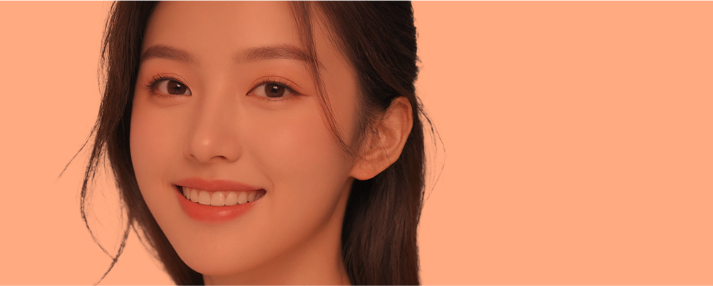 균형 잡힌 코와 인중 라인을 표현한 여성 이미지