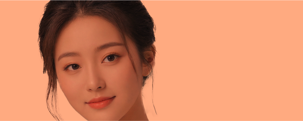균형 잡힌 코와 인중 라인을 표현한 여성 이미지