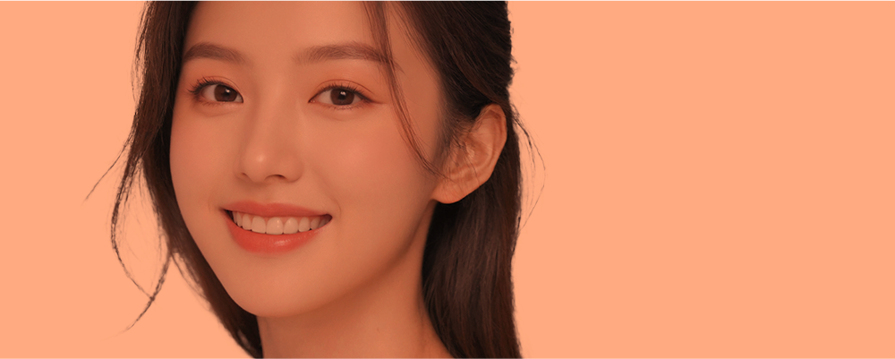 균형 잡힌 코와 인중 라인을 표현한 여성 이미지